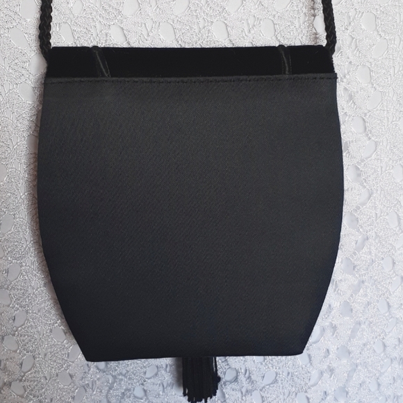 Vintage Small Black Velvet / Satin Evening Bag - Picture 3 of 8